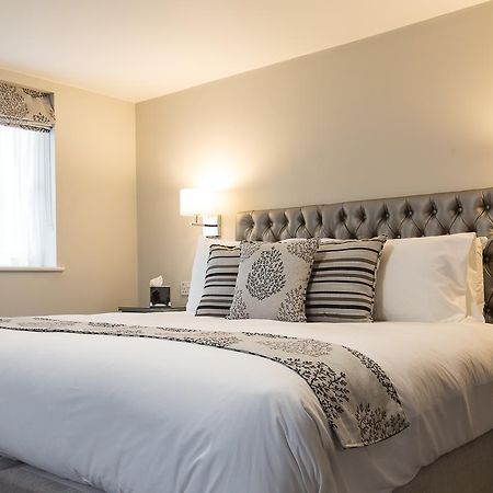 The Maple Manor Hotel كرولي المظهر الخارجي الصورة