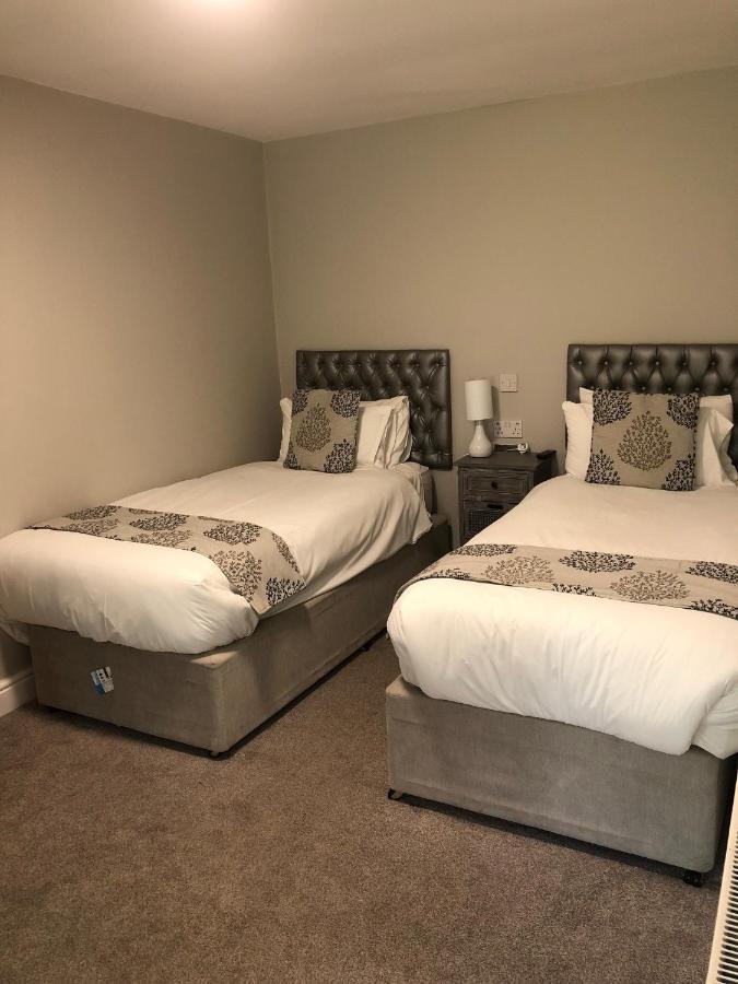 The Maple Manor Hotel كرولي المظهر الخارجي الصورة